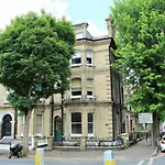 Bright 1 Bedroom Flat Minutes From The Beach And Trains